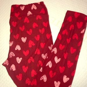 Lulu roe Valentine’s Day leggings.